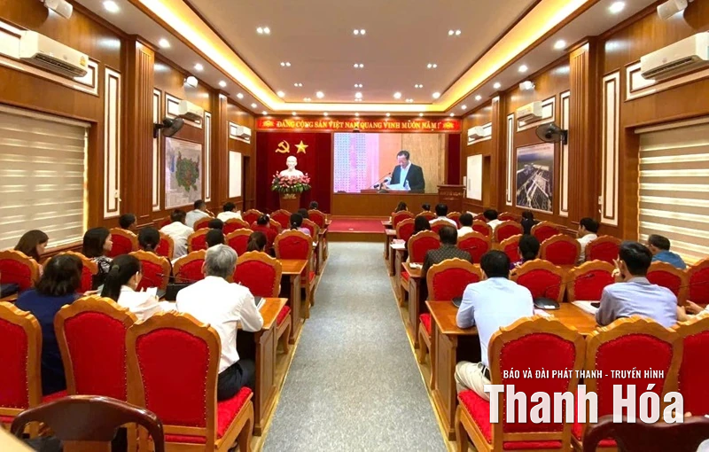 1.500 điểm cầu tham dự Hội nghị báo cáo viên Trung ương tháng 9