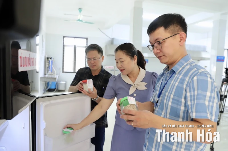 Kiểm tra an toàn thực phẩm bếp ăn tập thể trong trường học năm 2025