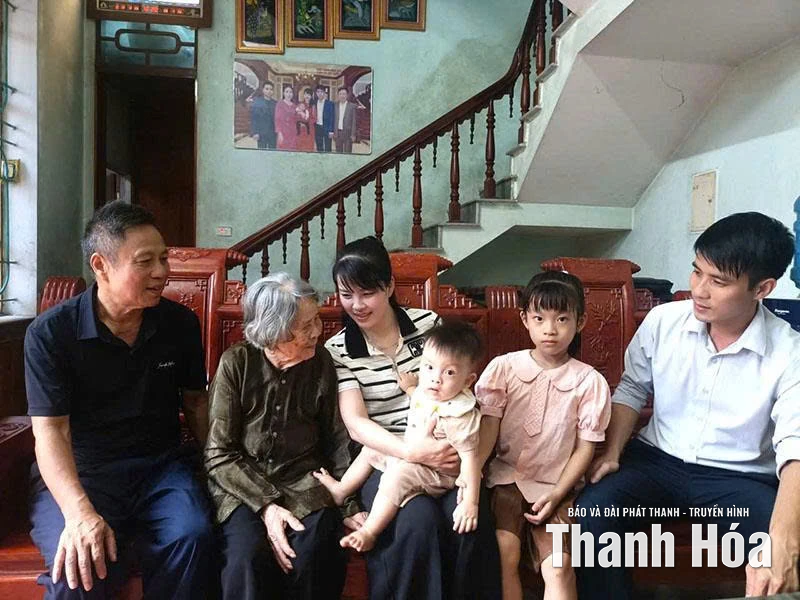 “Giữ lửa” yêu thương trong gia đình “tứ đại đồng đường”