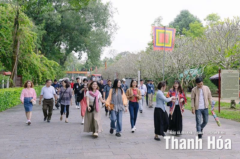 Các điểm đến du lịch nỗ lực về đích sớm