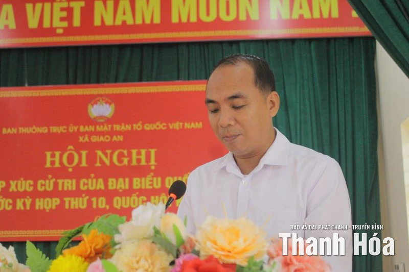 ĐBQH tỉnh tiếp xúc cử tri 2 xã Giao An, Hồi Xuân