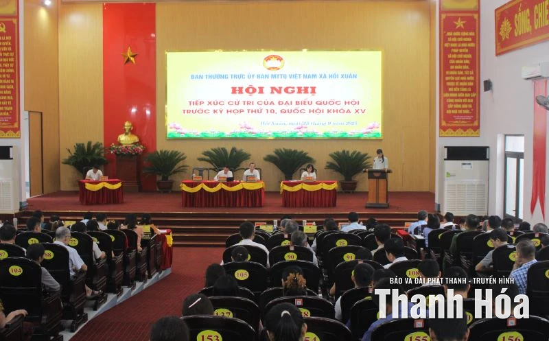 ĐBQH tỉnh tiếp xúc cử tri 2 xã Giao An, Hồi Xuân