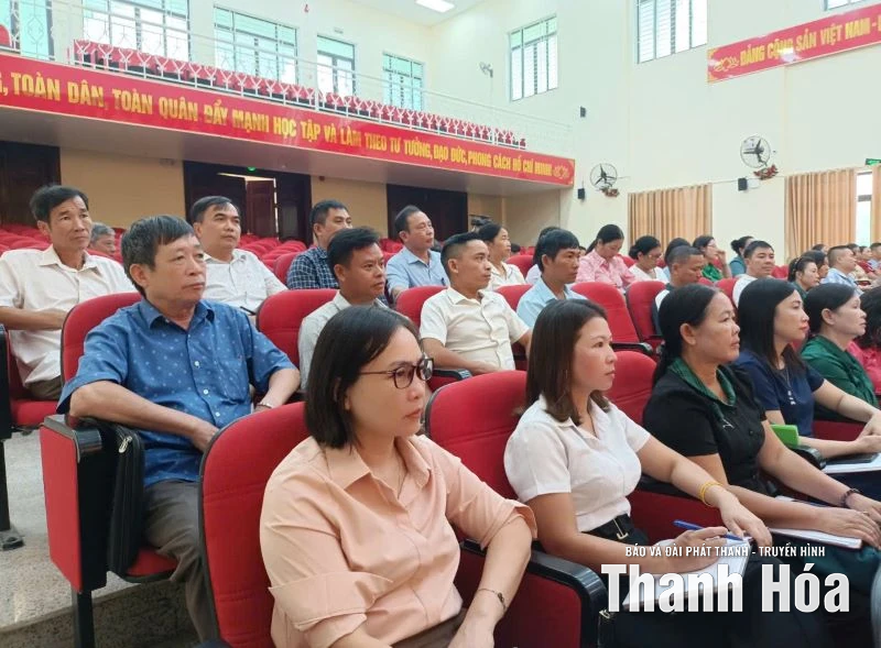 Các ĐBQH tiếp xúc cử tri 2 xã Kim Tân, Tây Đô