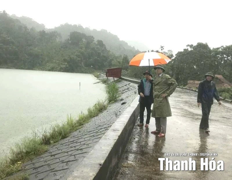 Xã Cẩm Thạch di dời khẩn cấp 22 hộ dân ở khu vực có nguy cơ sạt lở cao