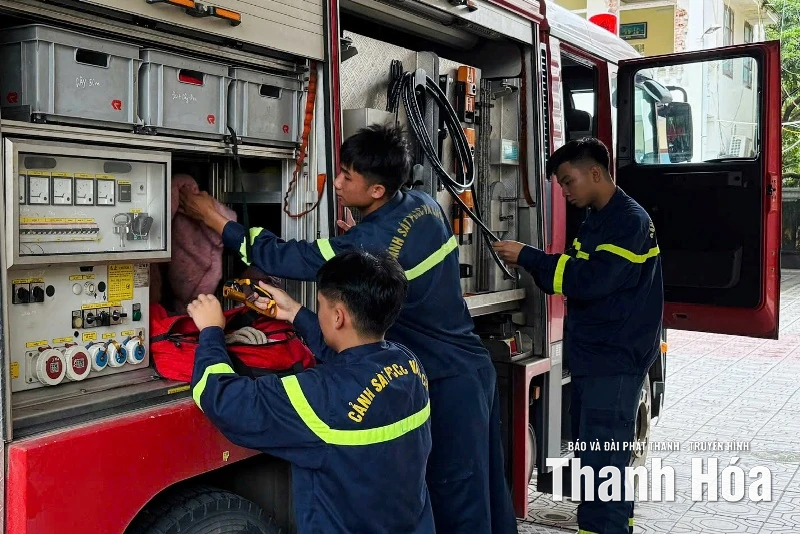 Sẵn sàng phương tiện, trang thiết bị chuyên dụng, chủ động ứng cứu sự cố thiên tai