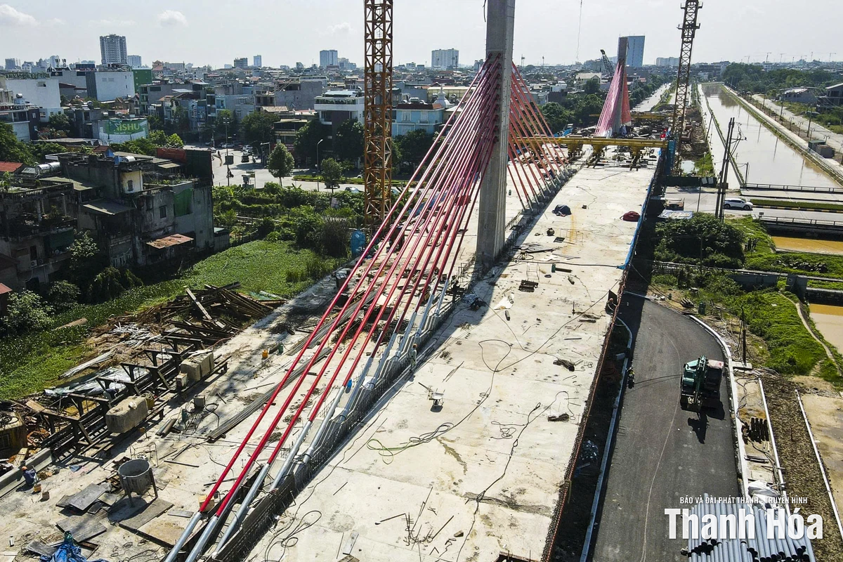 Cận cảnh cây cầu dây văng đầu tiên ở xứ Thanh