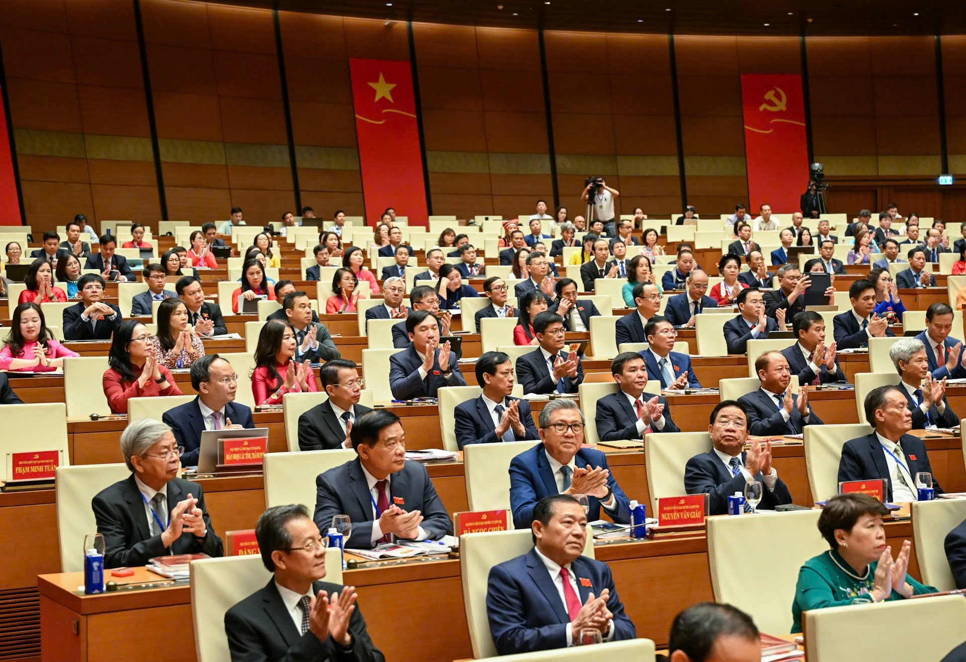 Tiếp tục đổi mới tư duy, nâng cao tính Nhân dân, tính Đảng trong hoạt động của Quốc hội