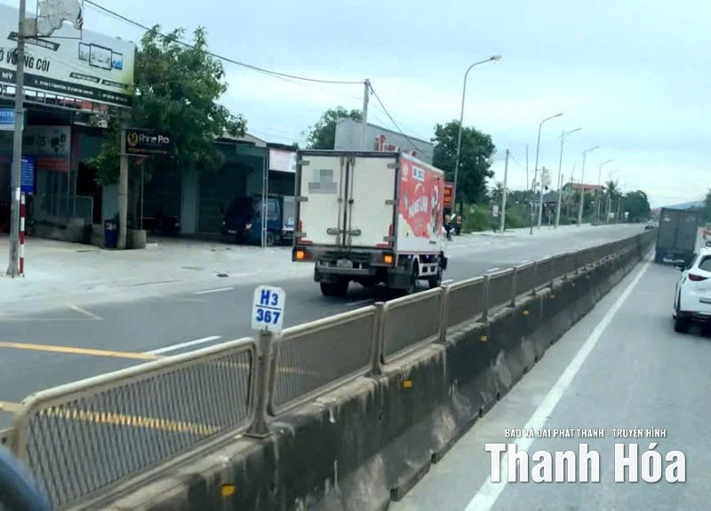 Đề nghị xử phạt 19 triệu đồng, trừ 4 điểm GPLX tài xế đi ngược chiều trên Quốc lộ 1A