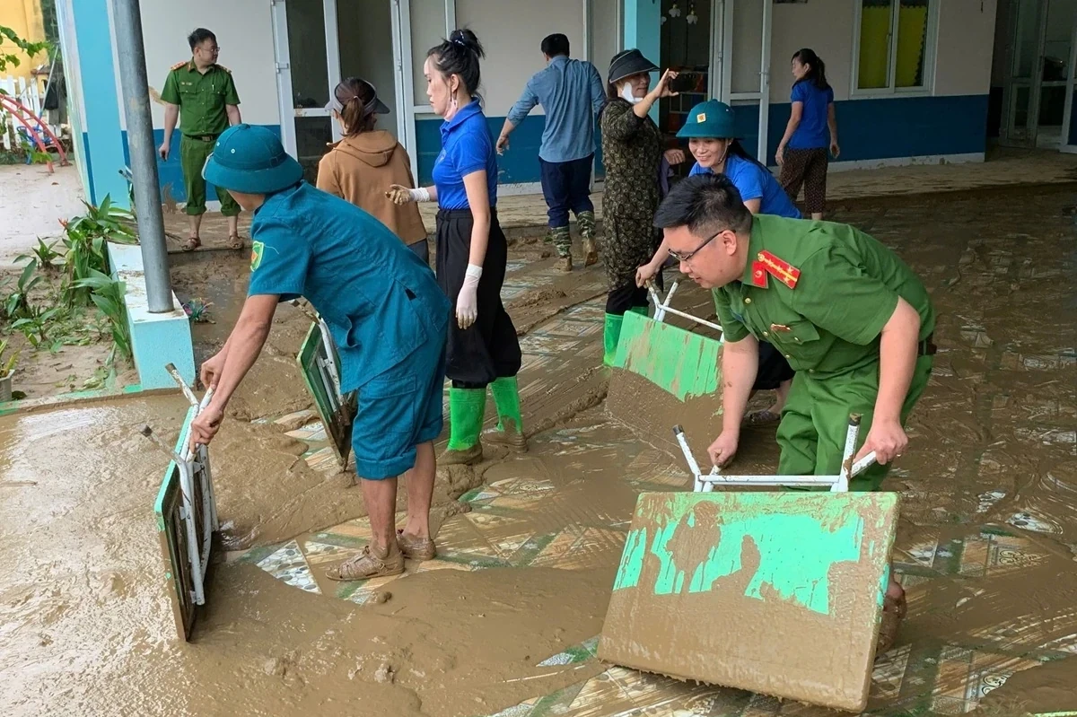 Tập trung ứng phó, khắc phục hậu quả bão số 10