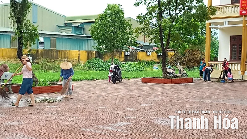 Xã Định Tân kịp thời di dân 54 hộ, 202 khẩu vùng ngoại đê bị ngập lụt