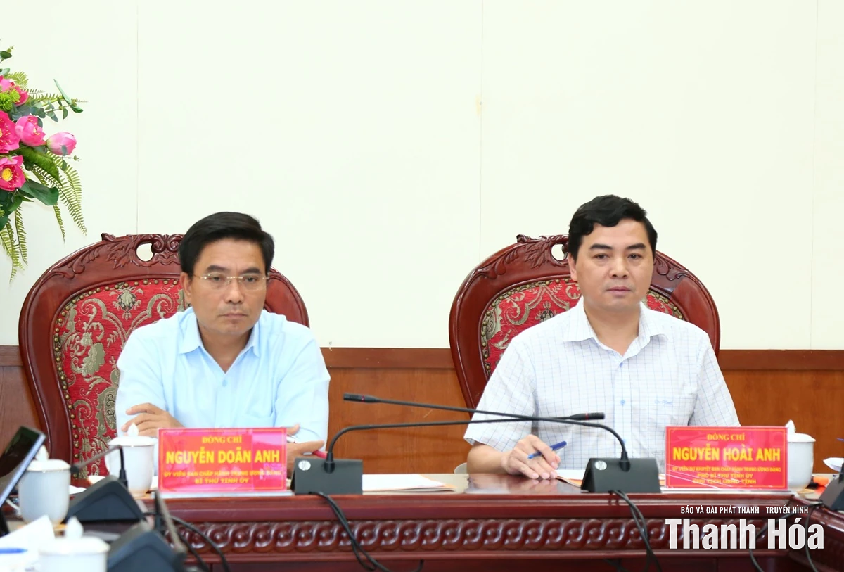 Tiếp tục huy động tối đa lực lượng để khắc phục nhanh nhất hậu quả bão số 10 và đợt mưa lũ