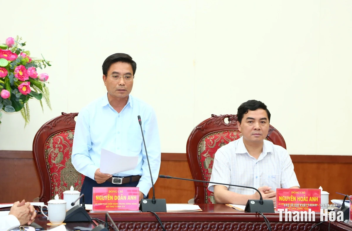 Tiếp tục huy động tối đa lực lượng để khắc phục nhanh nhất hậu quả bão số 10 và đợt mưa lũ