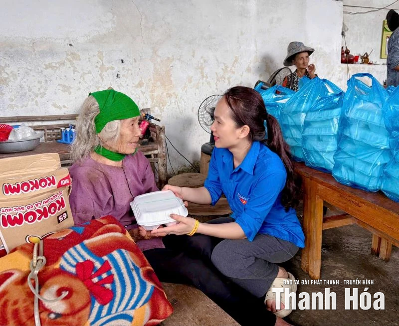 Tuổi trẻ chung tay sẻ chia, hỗ trợ cùng bà con vùng bão lũ