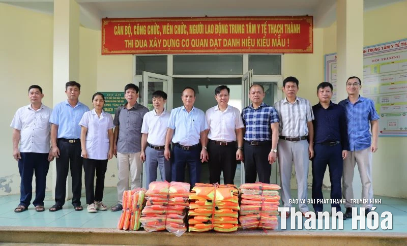 Bảo đảm công tác khám, chữa bệnh và không để dịch bệnh bùng phát sau mưa bão