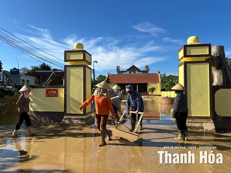 Ấm áp nghĩa tình sau bão lũ