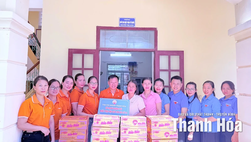 Thăm hỏi, chia buồn với gia đình khách hàng TYM bị thiệt hại do bão số 10