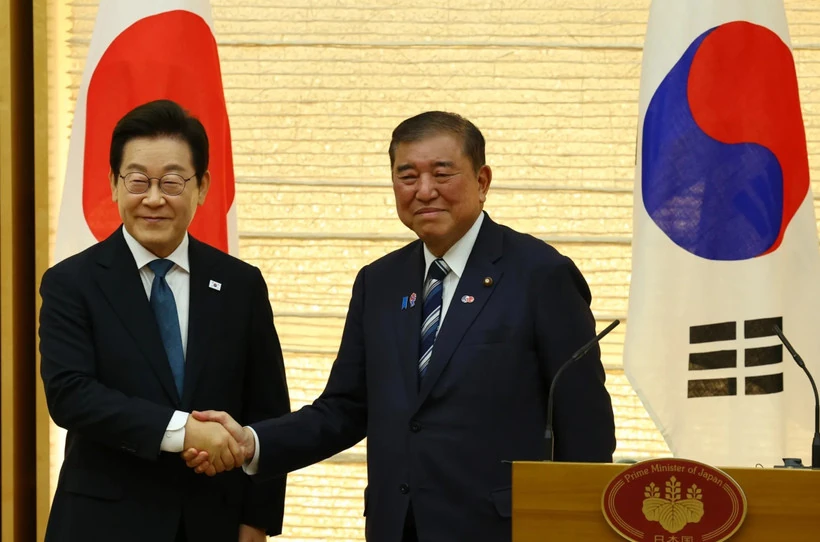 Tổng thống Hàn Quốc hội đàm với Thủ tướng Nhật Bản tại thành phố cảng Busan