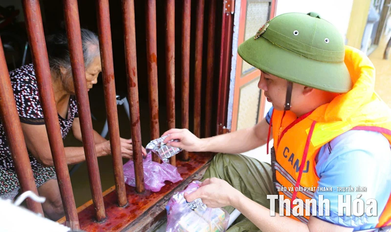 Giữa đau thương càng thấm thía sự yêu thương