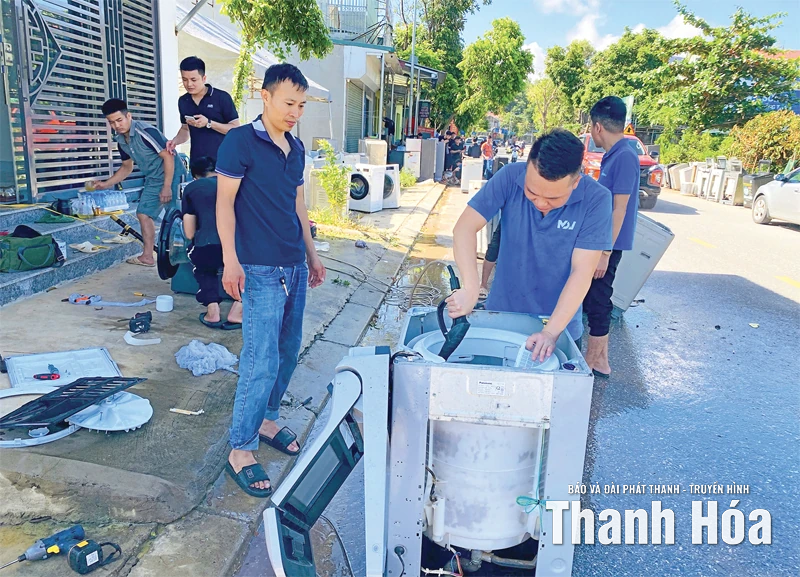 “Đơn giản là, thấy bà con cần thì mình đến giúp...”