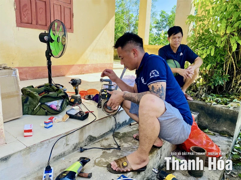 “Đơn giản là, thấy bà con cần thì mình đến giúp...”