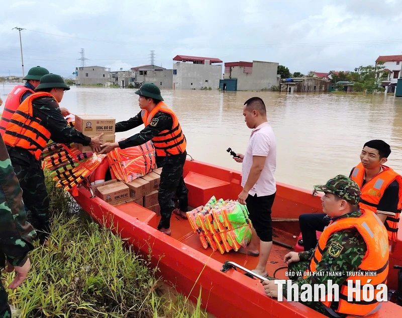 BIDV Lam Sơn hỗ trợ kịp thời cho bà con đang chịu ảnh hưởng của bão lũ