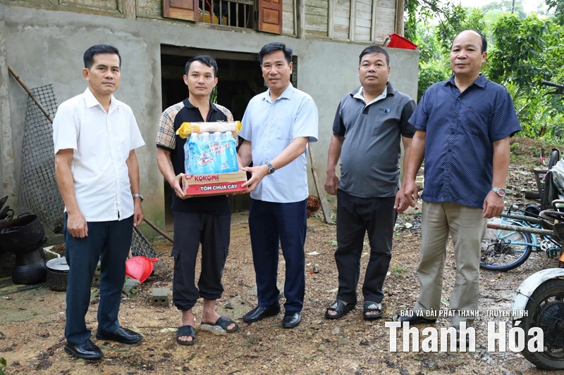 Xã Bá Thước khắc phục hậu quả bão số 10