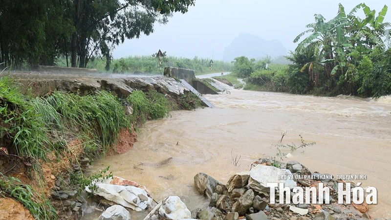 Xã Bá Thước khắc phục hậu quả bão số 10