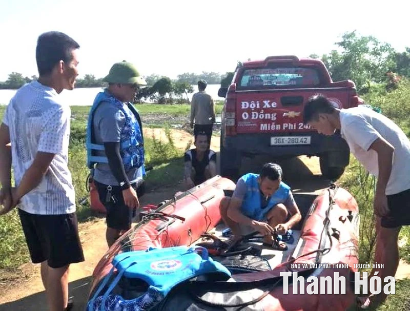 Những chuyến xe 0 đồng” đến và đi từ tâm lũ!