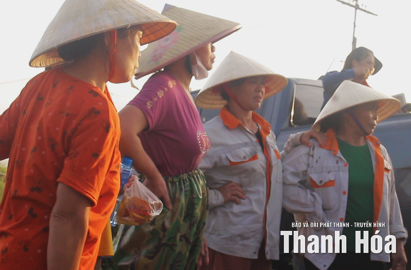 Những chuyến xe 0 đồng” đến và đi từ tâm lũ!