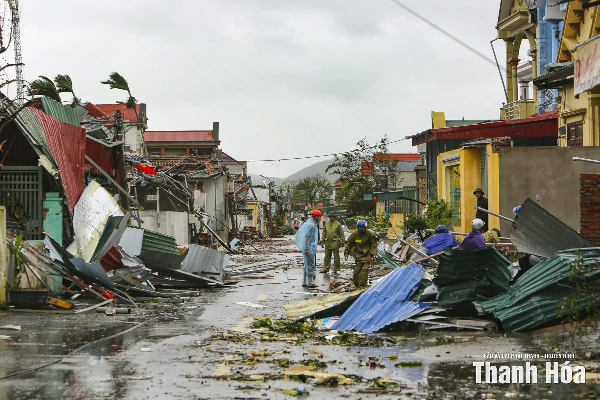 Công điện khẩn của Chủ tịch UBND tỉnh về việc khẩn trương khắc phục hậu quả bão số 10 và mưa lũ