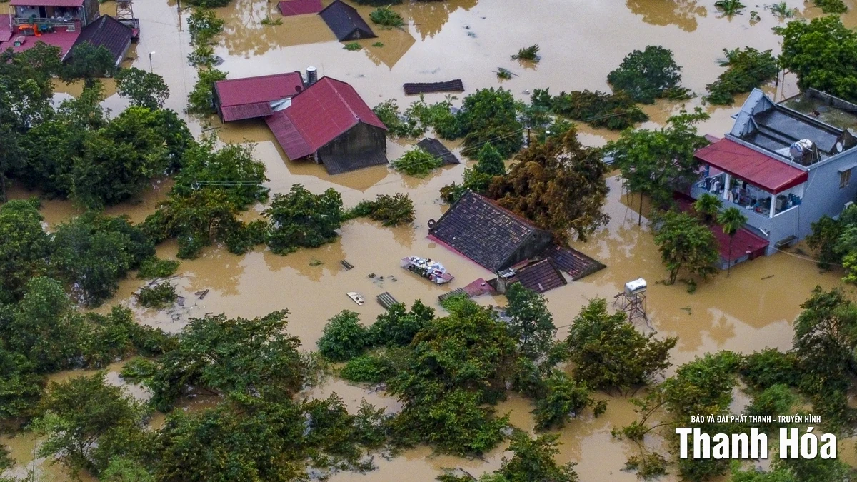 Tập trung ứng phó, khắc phục hậu quả bão số 10