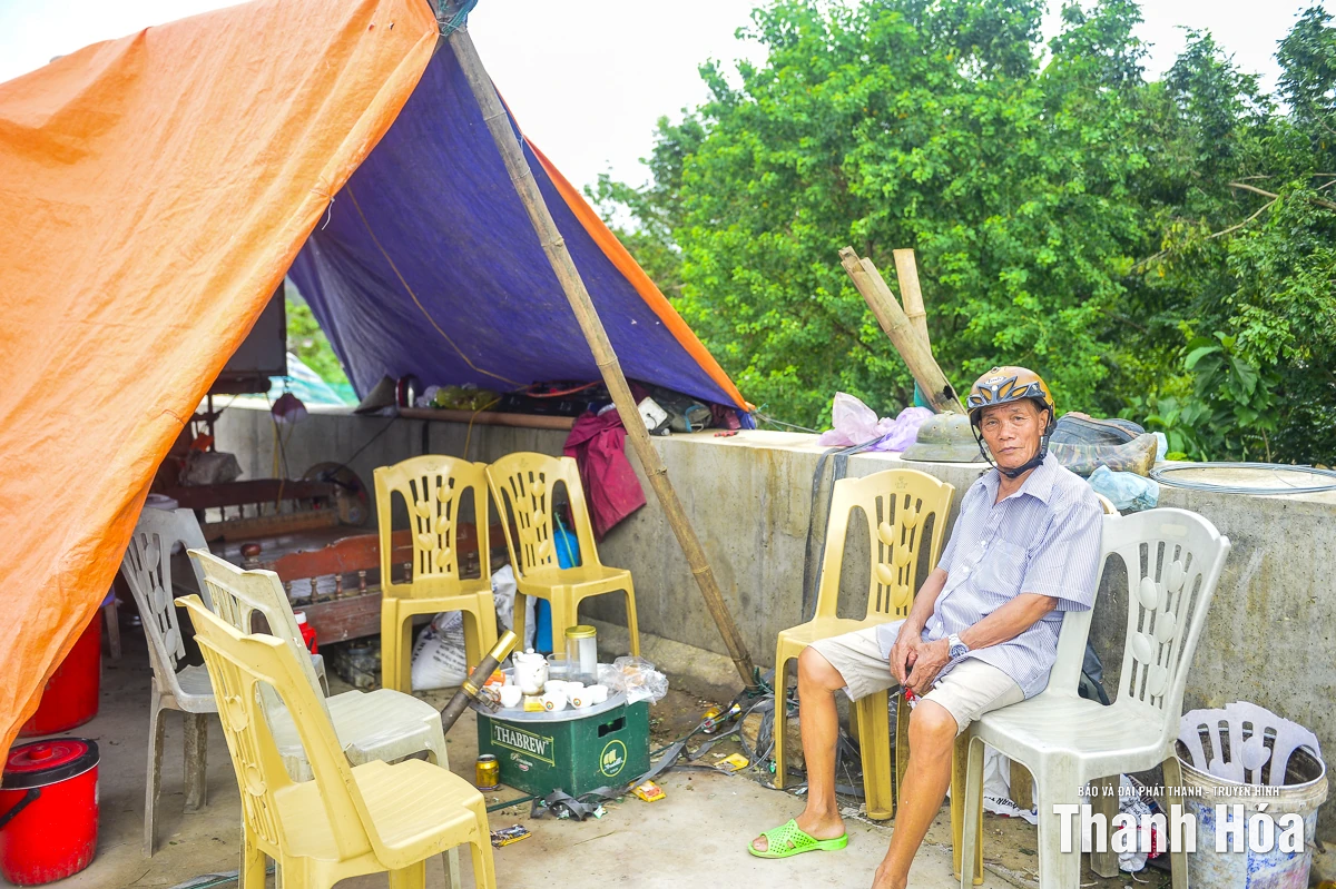 Lũ sông Lèn lên cao, nhiều thôn của xã Hà Trung ngập nặng