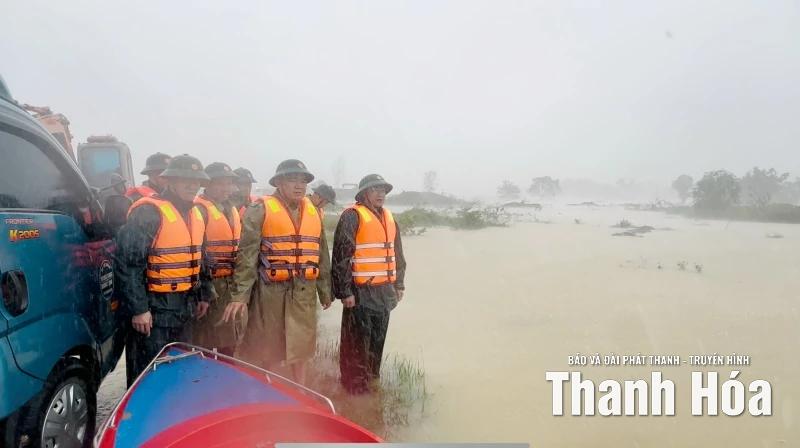 Chỉ huy trưởng Bộ Chỉ huy Quân sự tỉnh kiểm tra công tác ứng phó với bão số 10