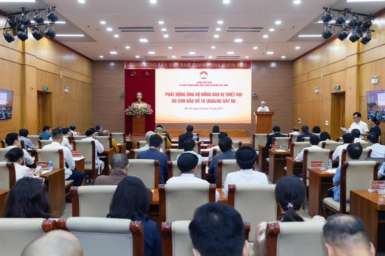 Ủy ban Trung ương Mặt trận Tổ quốc Việt Nam tiếp nhận hơn 670 tỷ đồng ủng hộ đồng bào ảnh hưởng bởi cơn bão số 10