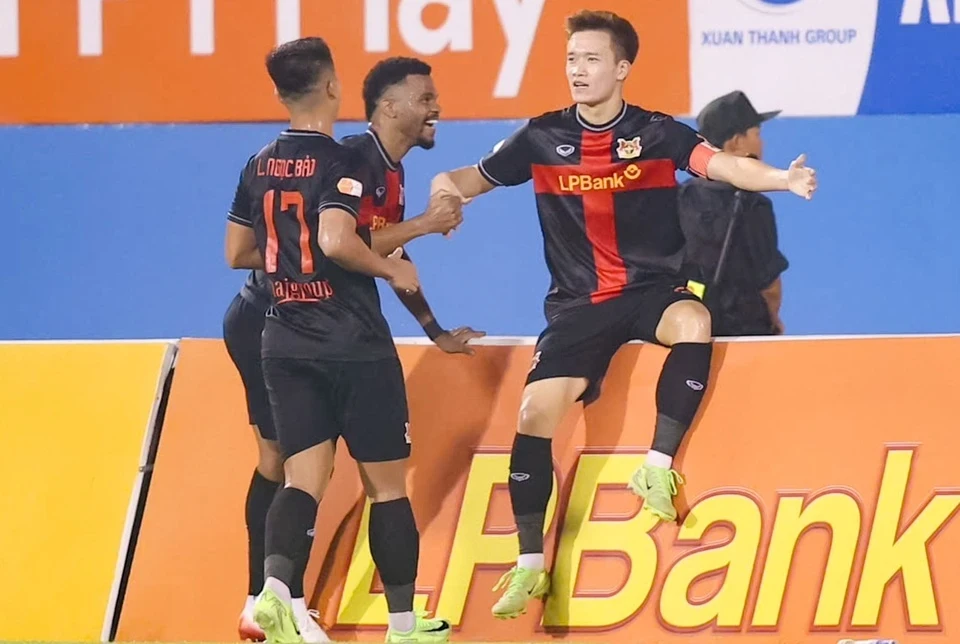 HLV Thành Công dẫn dắt SLNA?; Arsenal ngược dòng ngoạn mục hạ Newcastle