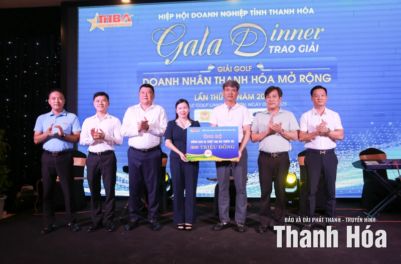 Giải Golf Doanh nhân Thanh Hóa mở rộng quyên góp 300 triệu ủng hộ đồng bào bị ảnh hưởng bởi thiên tai