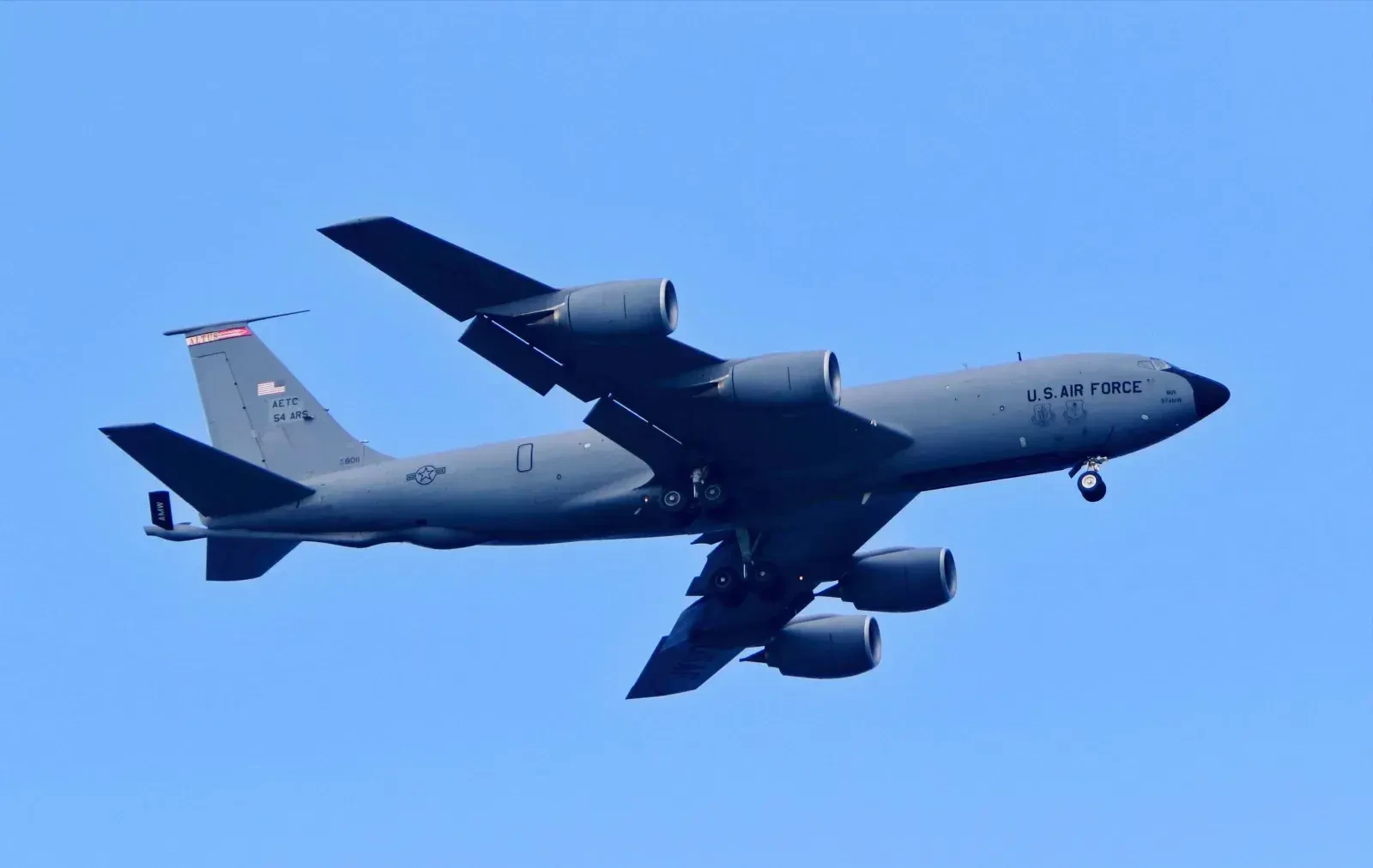 Mỹ triển khai lực lượng không quân quy mô lớn tới Trung Đông: Lời cảnh báo “cứng” tới Iran và toàn khu vực