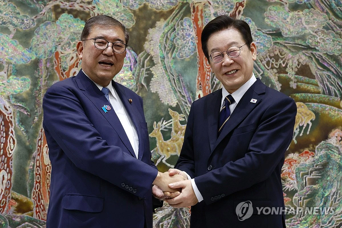 Hàn Quốc và Nhật Bản tái khẳng định cam kết phi hạt nhân hóa bán đảo Triều Tiên, thúc đẩy “ngoại giao con thoi”