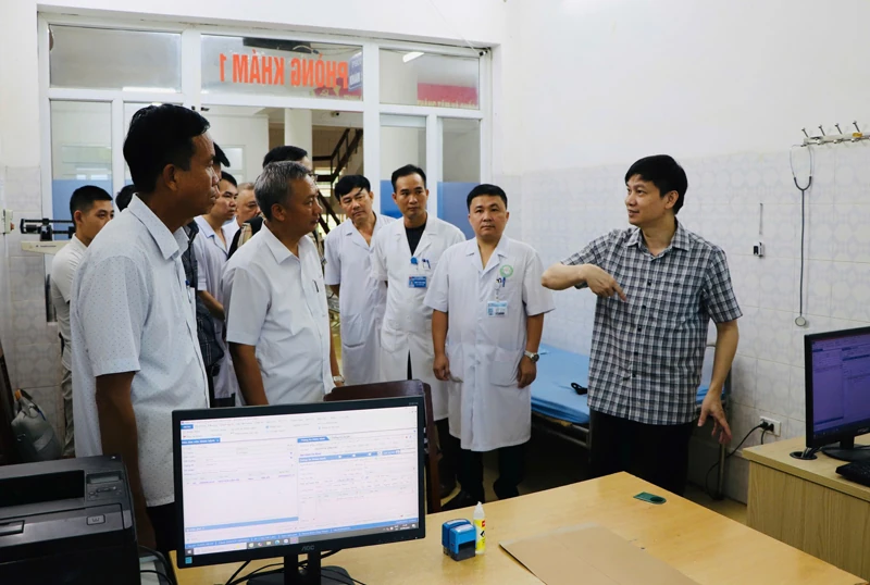 Hướng tới xây dựng hệ thống y tế thông minh, hiệu quả