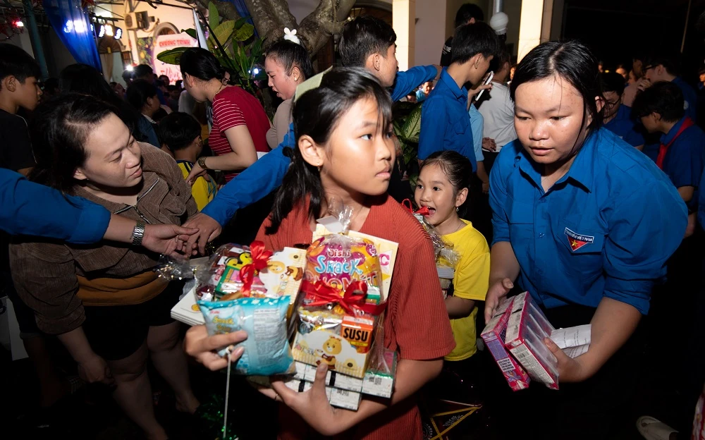 Vinamilk đồng hành mang Tết Trung thu đến hơn 10.000 trẻ em trên cả nước