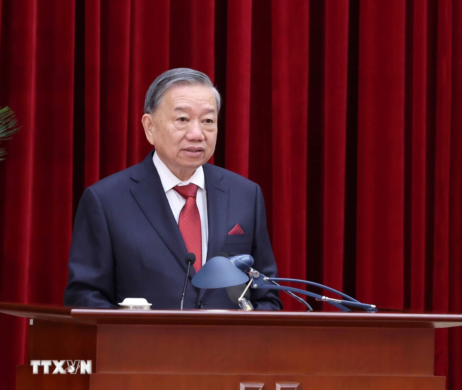 Khai mạc Hội nghị lần thứ mười ba Ban Chấp hành Trung ương Đảng khóa XIII