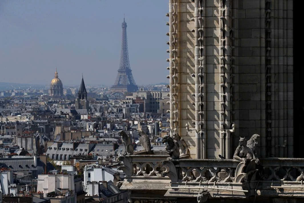 Hệ thống chính trị Pháp trước bài toán cân bằng quyền lực và tài khóa