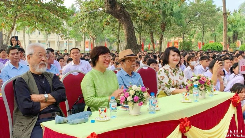 Phát động Ngày Sách và Văn hóa đọc Việt Nam 2025 tại Trường THPT Lê Lợi