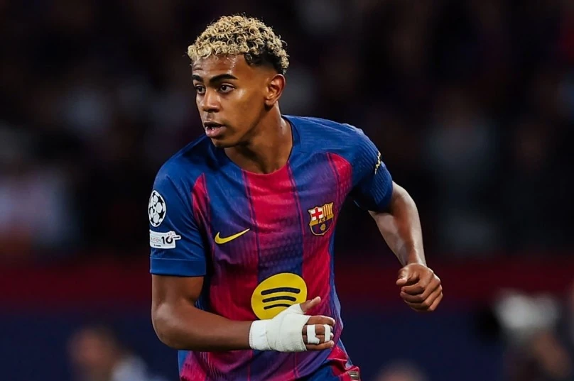 Quang Vinh bất ngờ làm đội phó tuyển Việt Nam; Indonesia gục ngã ở vòng loại 4 World Cup