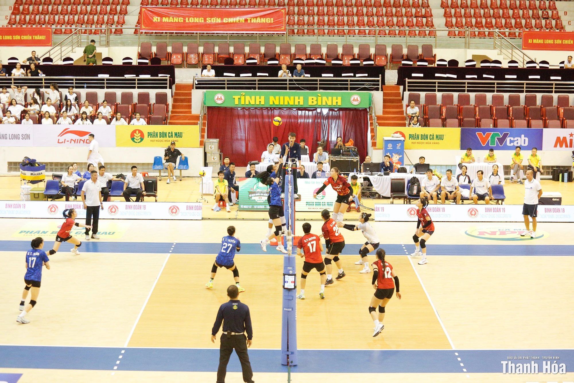 Đội nữ Xi măng Long Sơn Thanh Hoá thắng đậm Ngân hàng Công thương tại lượt trận cuối vòng bảng Giải bóng chuyền VĐQG năm 2025