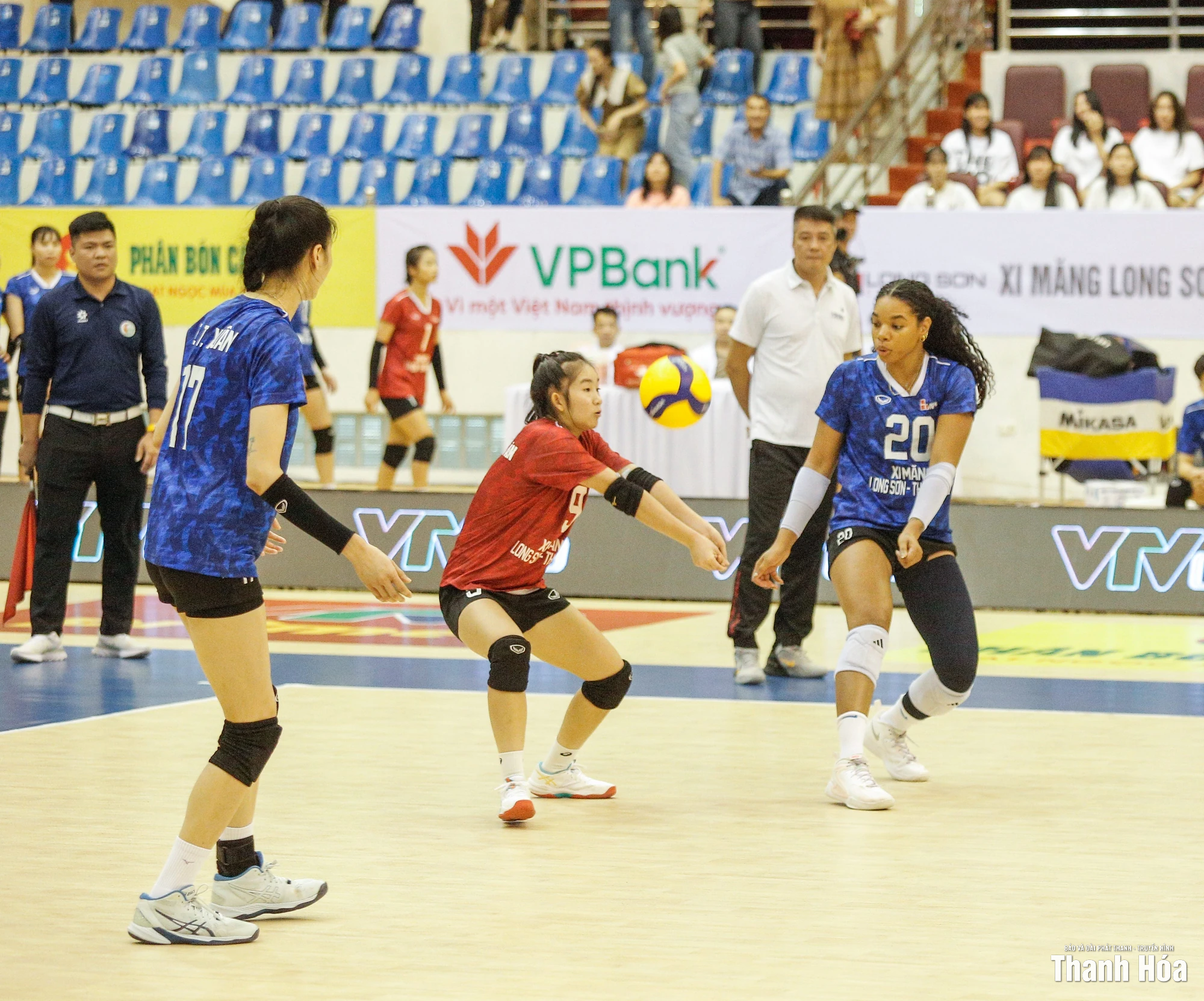 Đội nữ Xi măng Long Sơn Thanh Hoá thắng đậm Ngân hàng Công thương tại lượt trận cuối vòng bảng Giải bóng chuyền VĐQG năm 2025