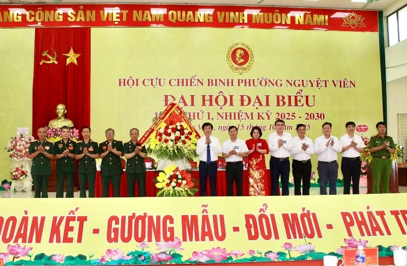 Nêu cao tinh thần tự lực, tự cường, gương mẫu đi đầu, góp phần xây dựng Nguyệt Viên trở thành phường kiểu mẫu