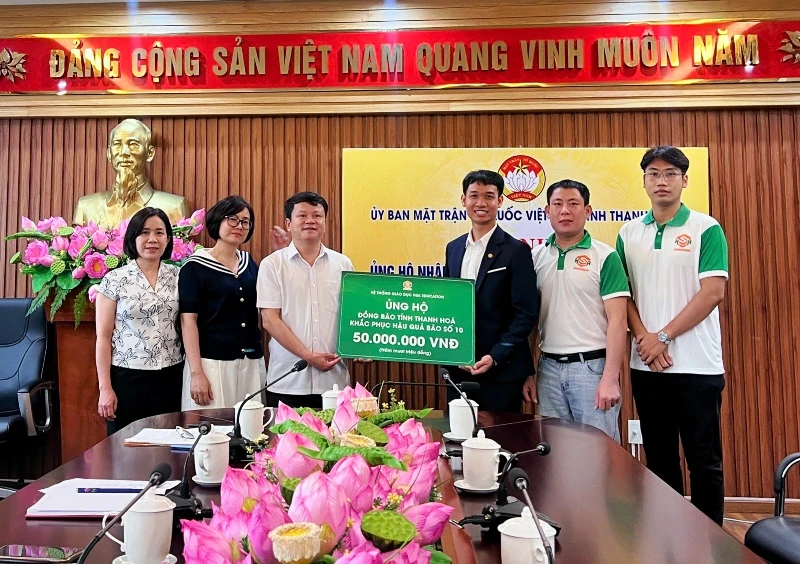 Ủy ban MTTQ tỉnh tiếp nhận ủng hộ đồng bào vùng lũ