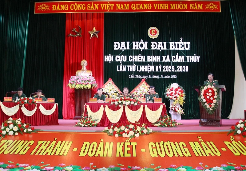 Nêu cao tinh thần tự lực, tự cường, xây dựng xã Cẩm Thủy phát triển toàn diện theo hướng đô thị, văn minh, hiện đại