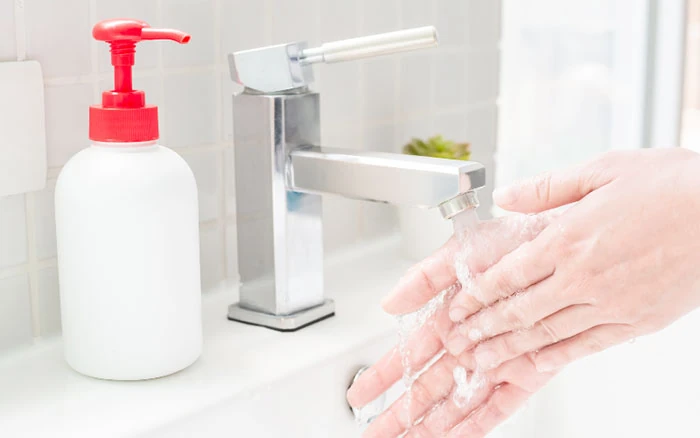 Không chỉ là thói quen mùa dịch: Dung dịch nước rửa tay vẫn cần có mặt trong mọi gia đình Việt